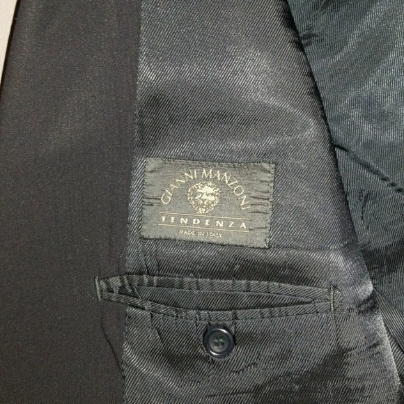 3 Button Blazer - Picture 4 of 4